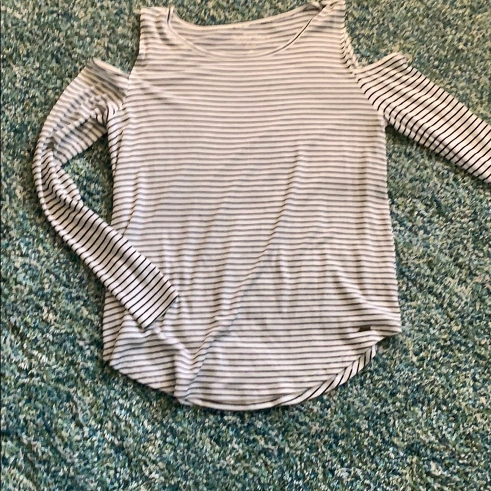 Shoulder peak long sleeve never worn